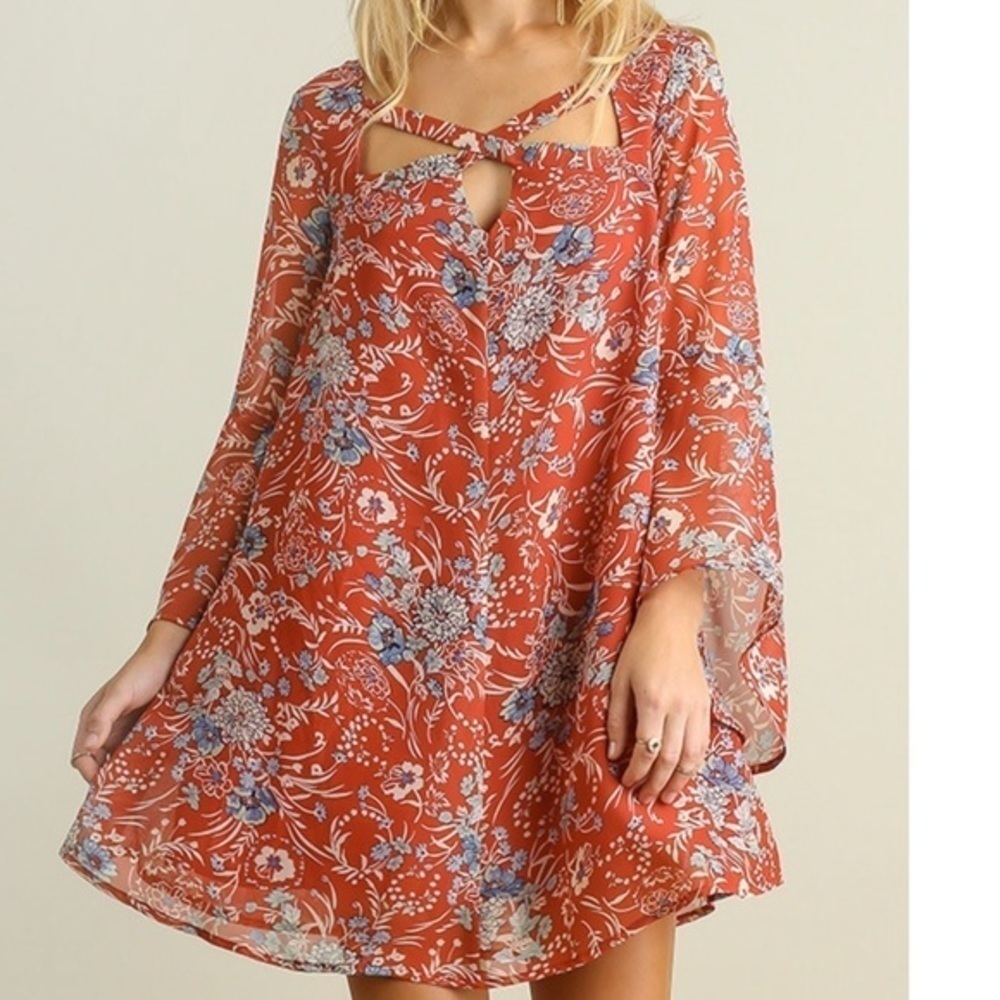Rusty red floral dress...looks perfect on!!!